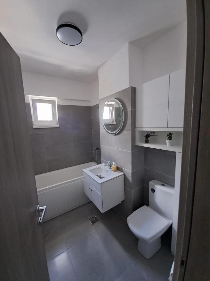 Happy Rental Apartments 2 Craiova Exterior foto